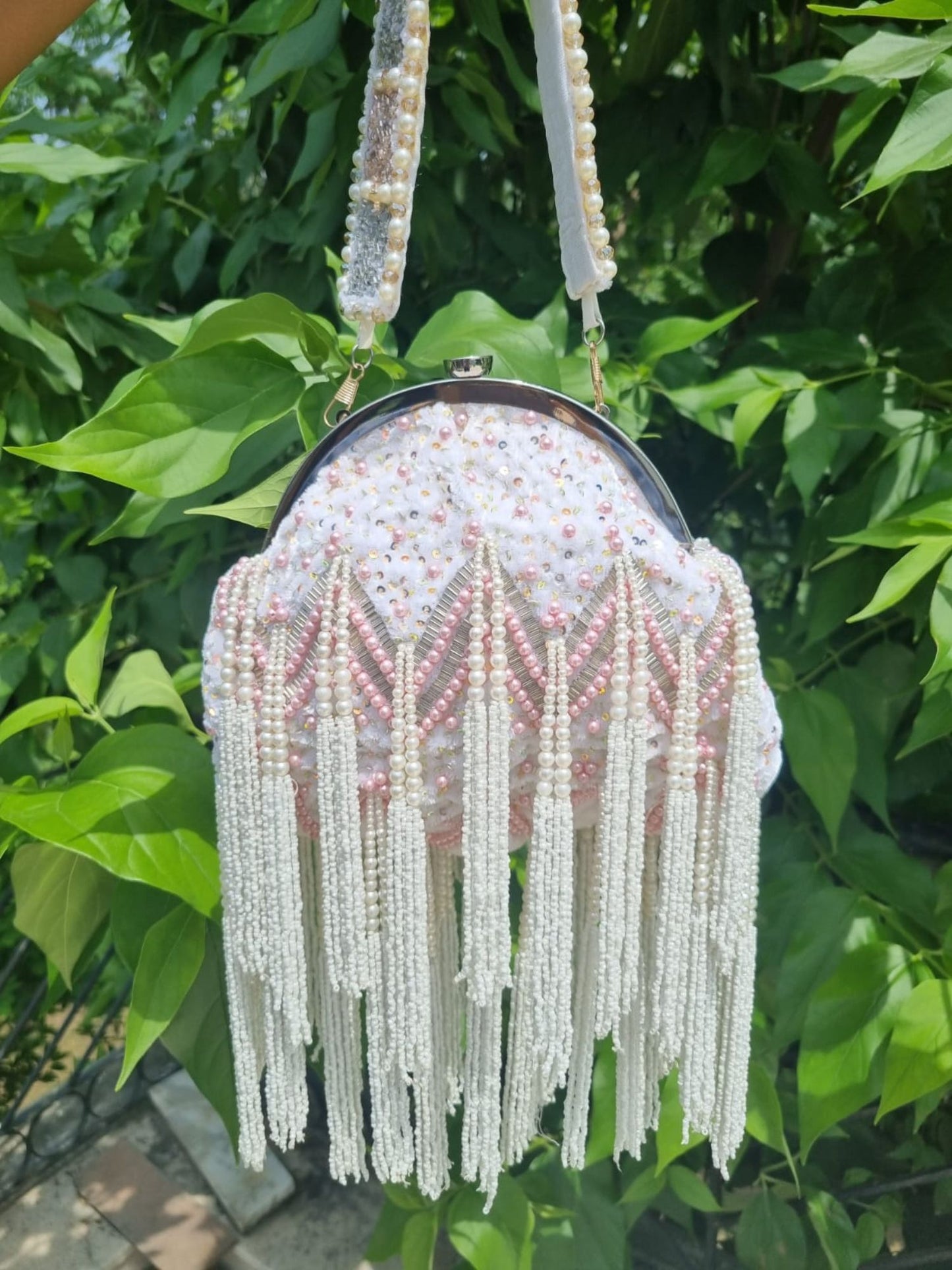 White Pearl Tassels Batua