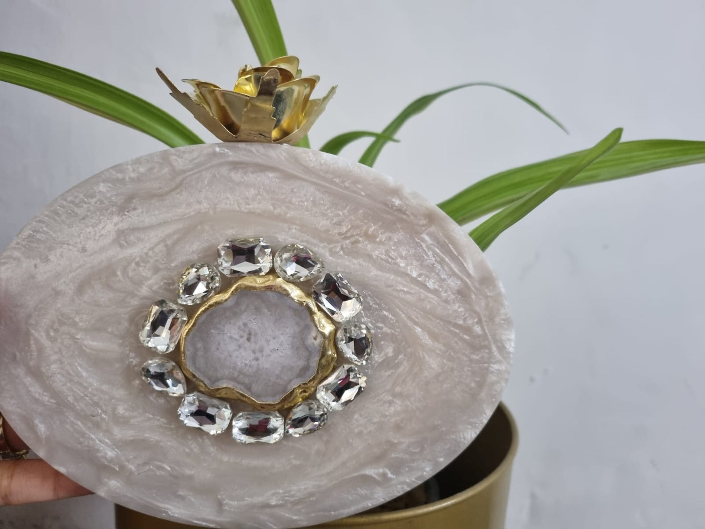 Oval Flower Resin clutch